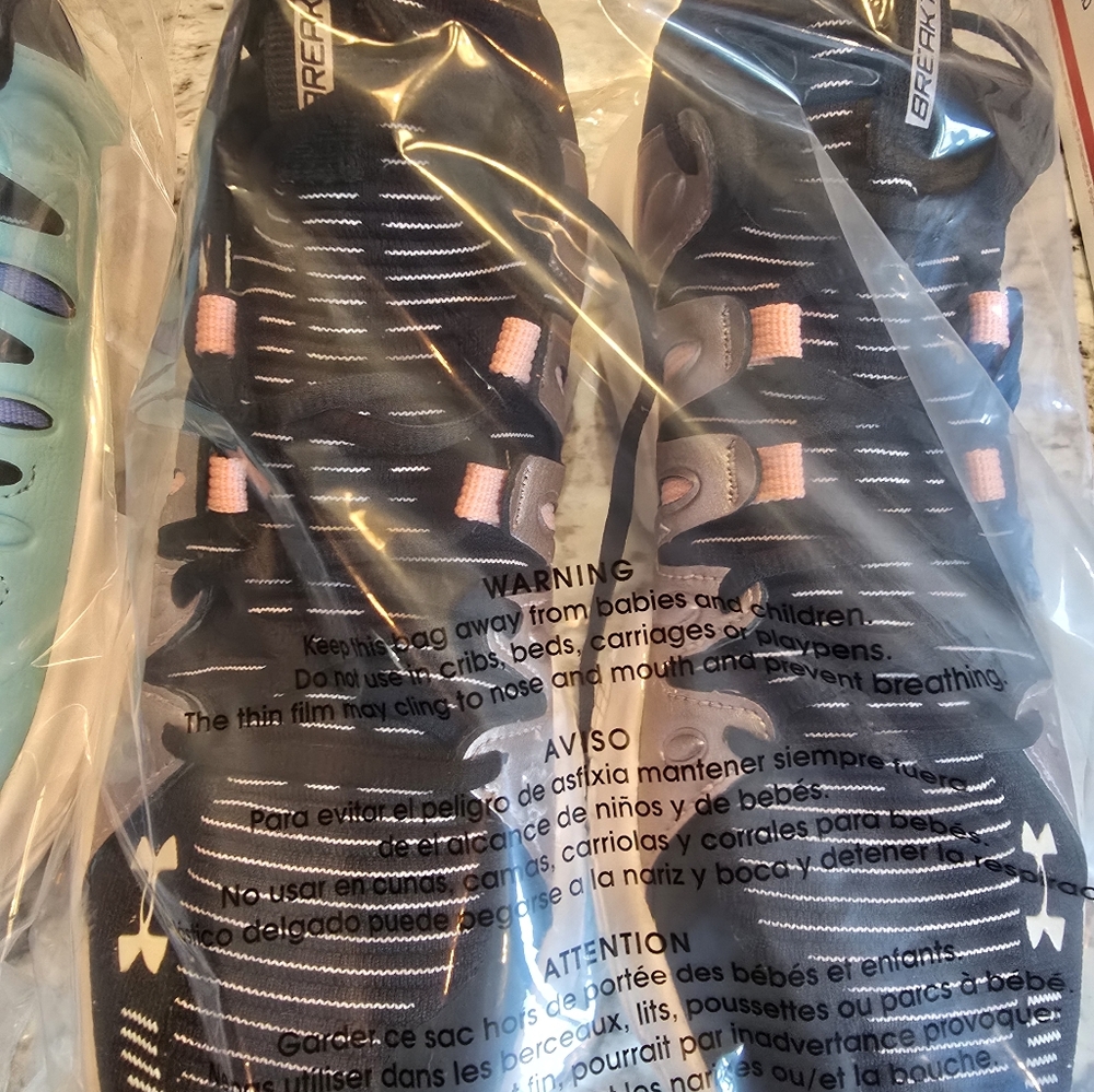 NEW UNDER ARMOUR SIZE 10 choose your color - Picture 10 of 11